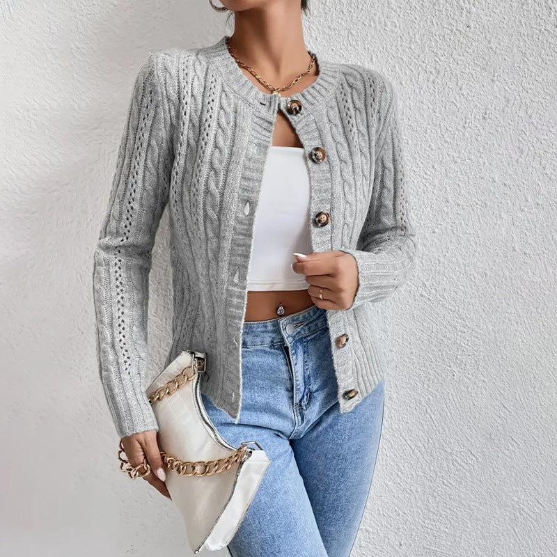 Mune | Women's knitted cardigan with cable pattern and button closure