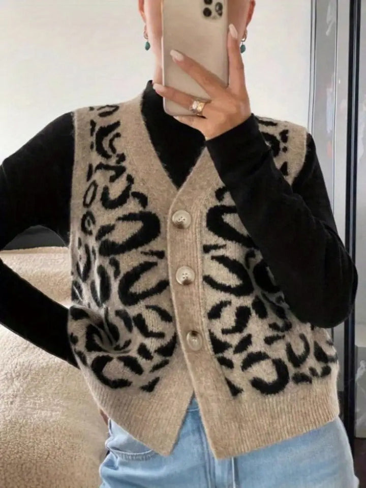 Mune | Women's Knitted Sleeveless Vest with Leopard Pattern and Button Closure