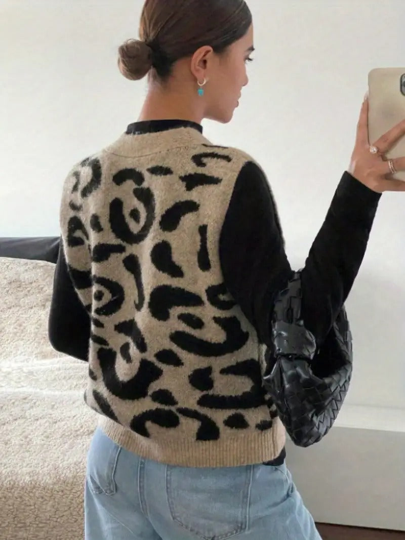 Mune | Women's Knitted Sleeveless Vest with Leopard Pattern and Button Closure