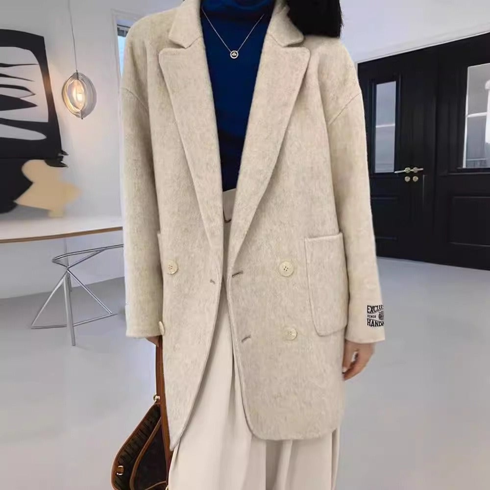Mune | Women's wool coat with double button closure and loose fit