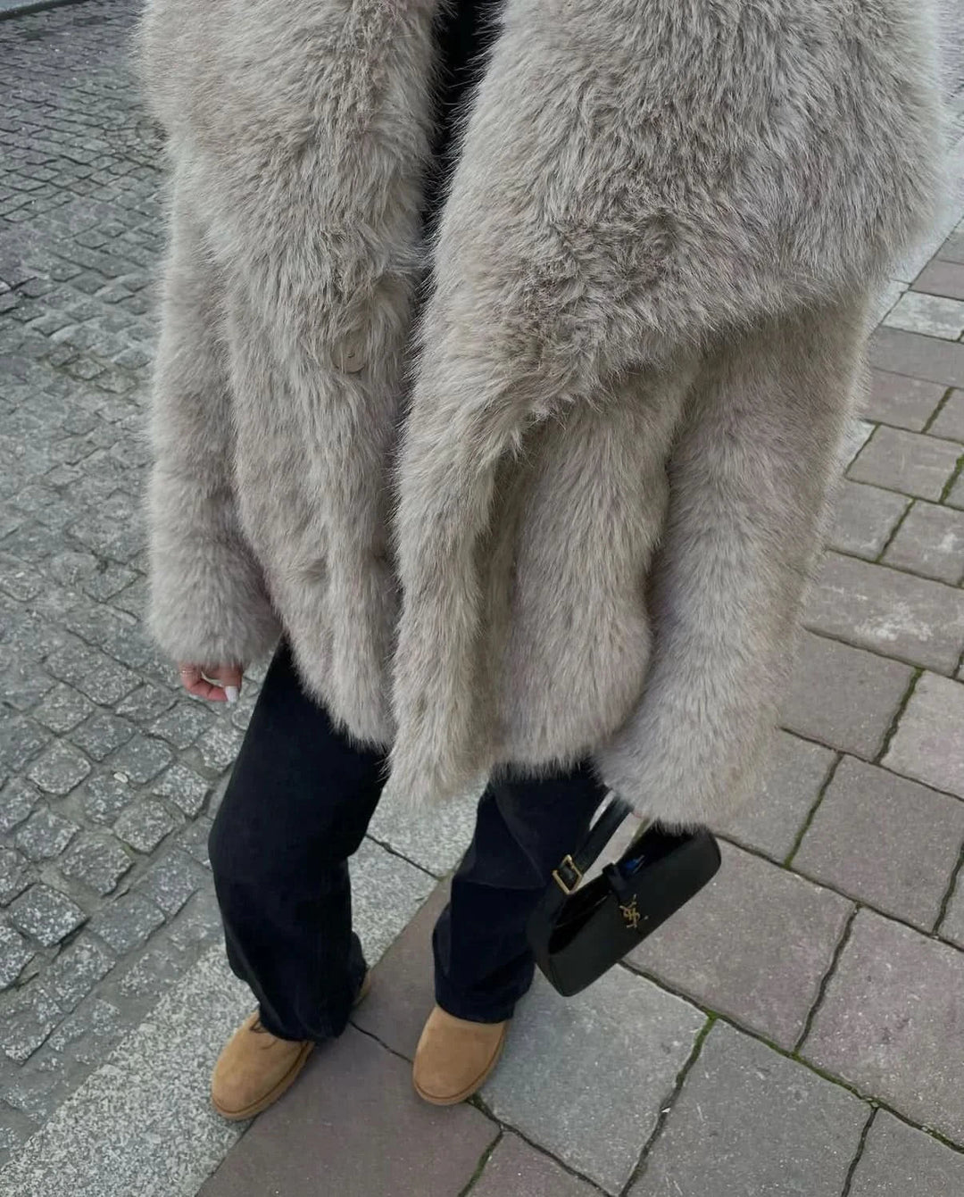 Mune | Women's Fake Fur Jacket with Large Collar and Long Sleeves