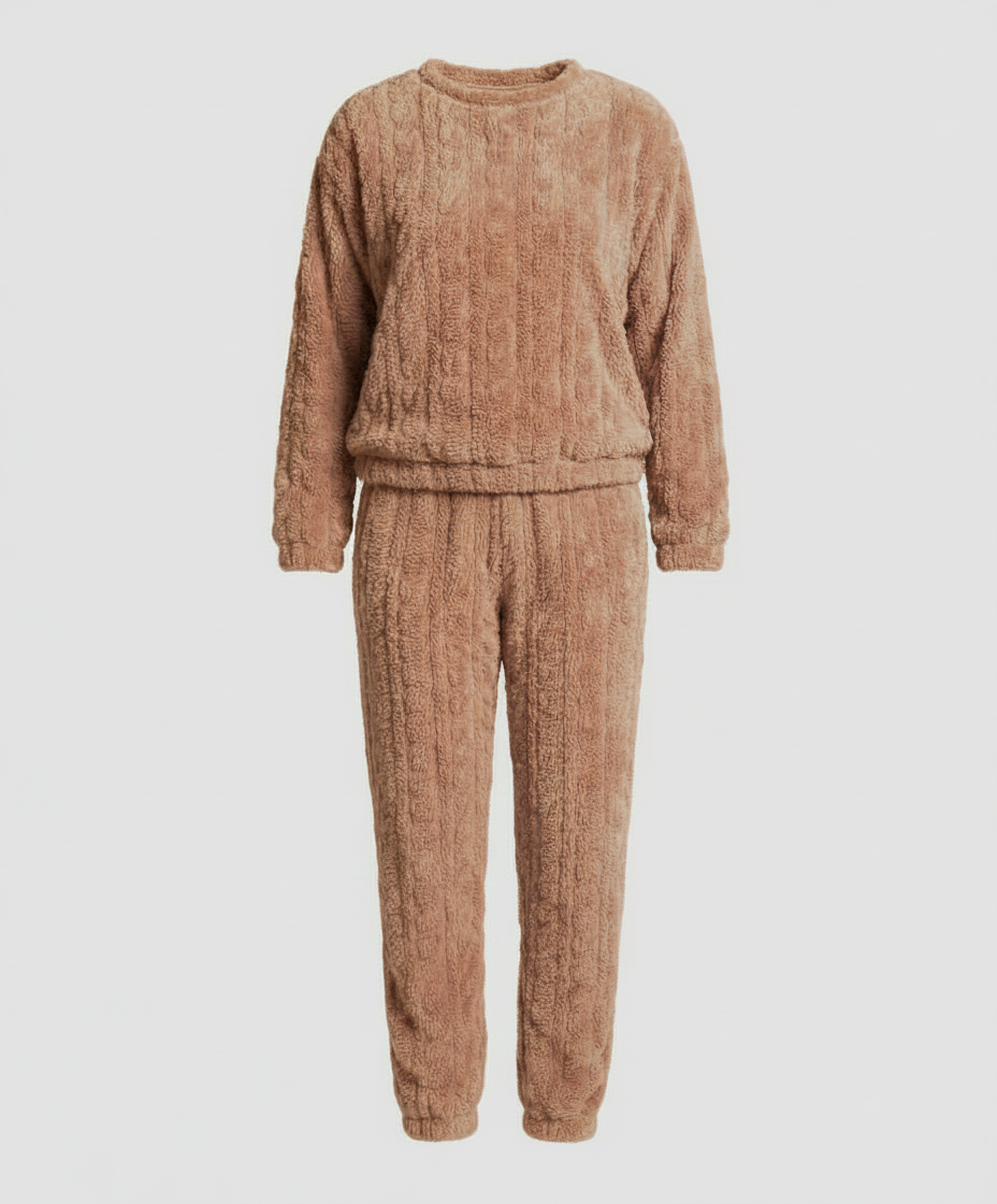 Cozy women's fleece pajama set