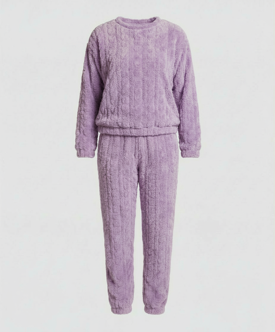 Cozy women's fleece pajama set