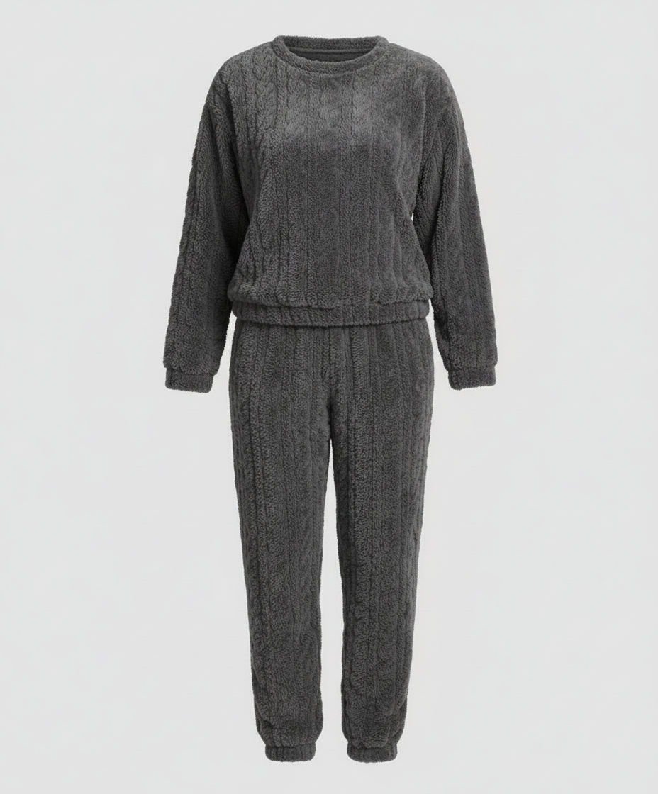 Cozy women's fleece pajama set