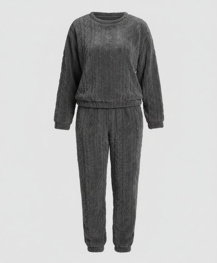 Cozy women's fleece pajama set