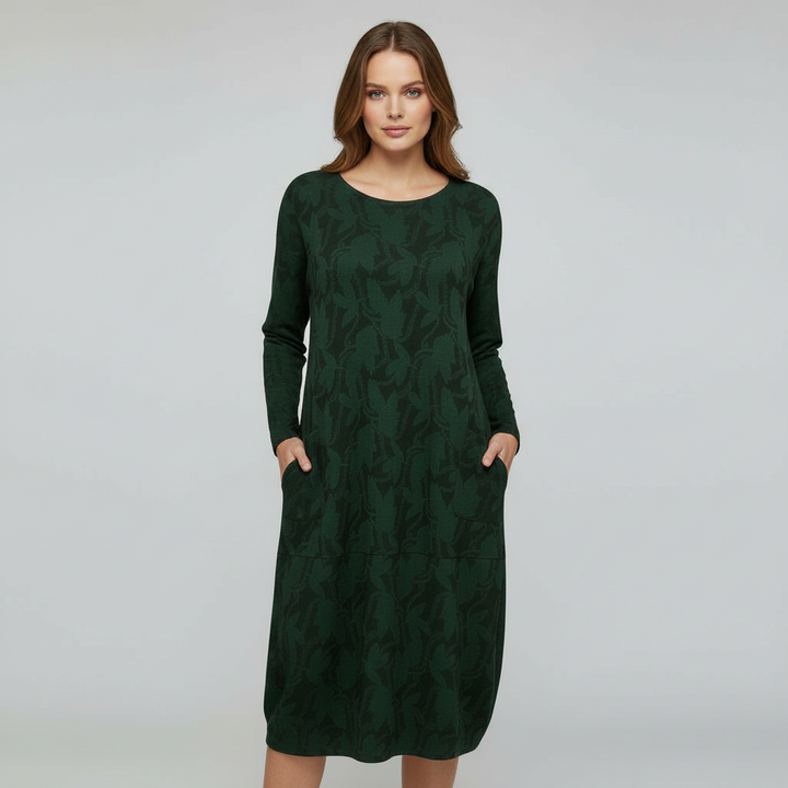 Luxurious Winter Dress Print Elegant Comfort