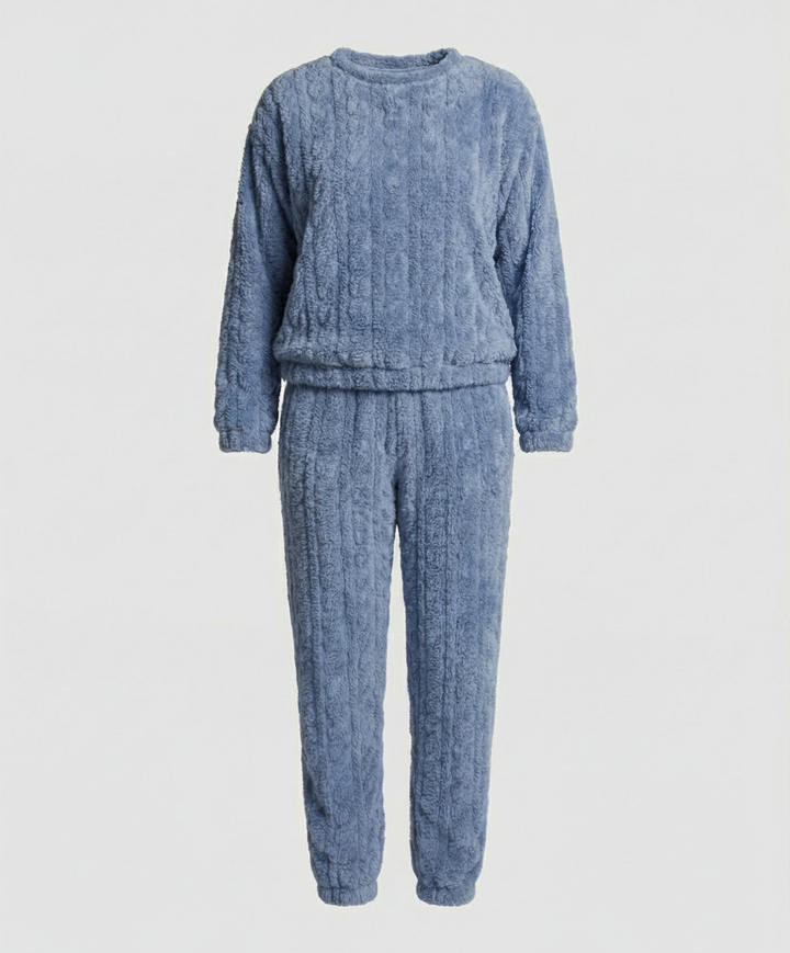 Cozy women's fleece pajama set