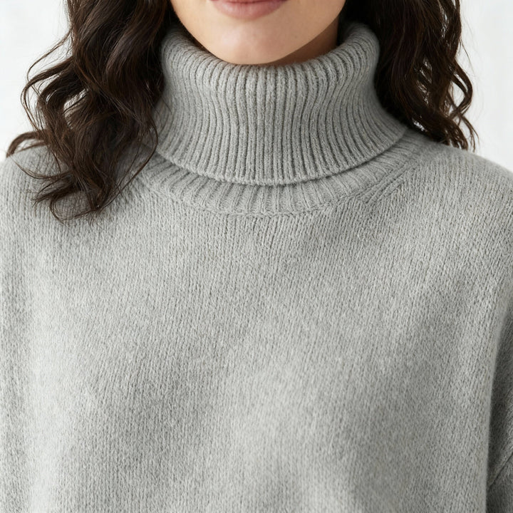 Elegant Cashmere Turtleneck Sweater
