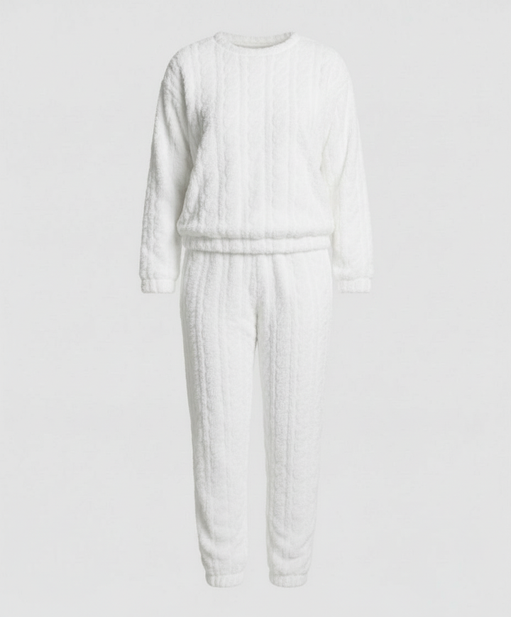 Cozy women's fleece pajama set