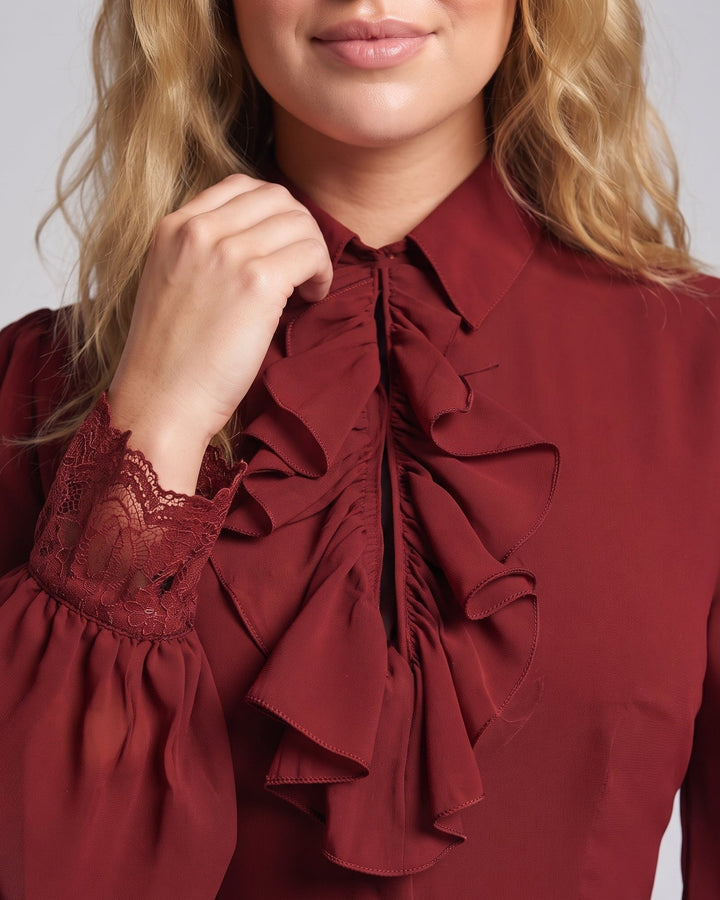 Women Ruffled Blouse with Elegant Collar Area Mune Fashion
