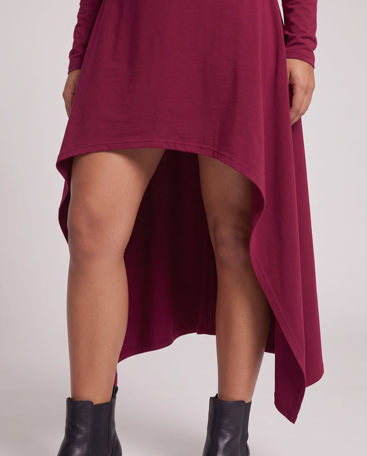 Women's hoodie dress with asymmetric cut and elegant fit Mune Fashion