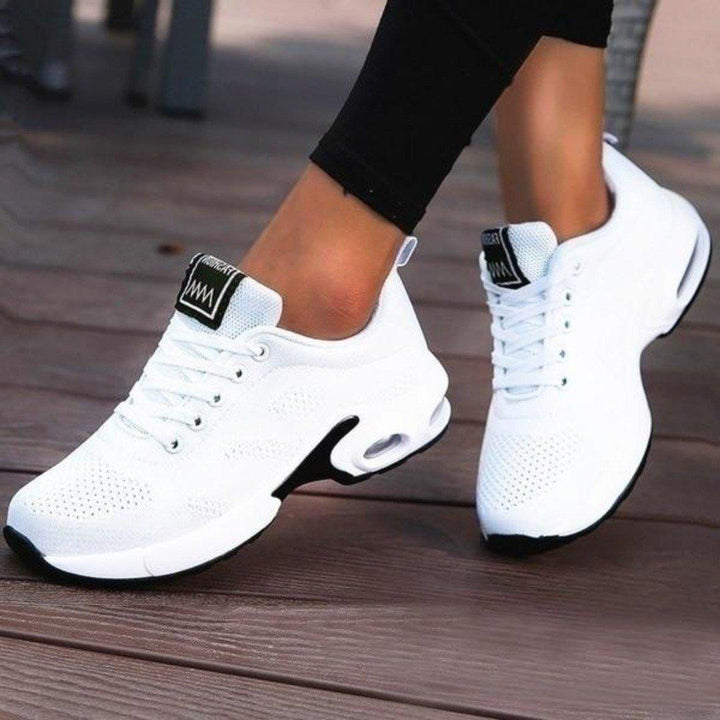 Women’s Trendy Athletic Style Running Shoes