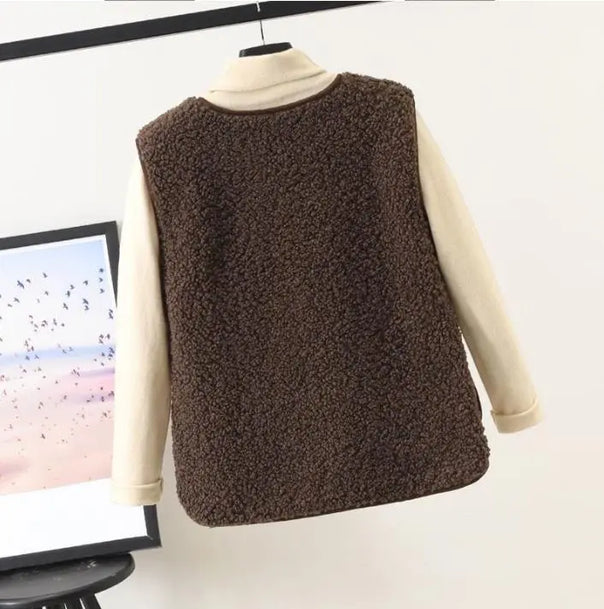 Women’s Relaxed Fit Sleeveless Outerwear Vest