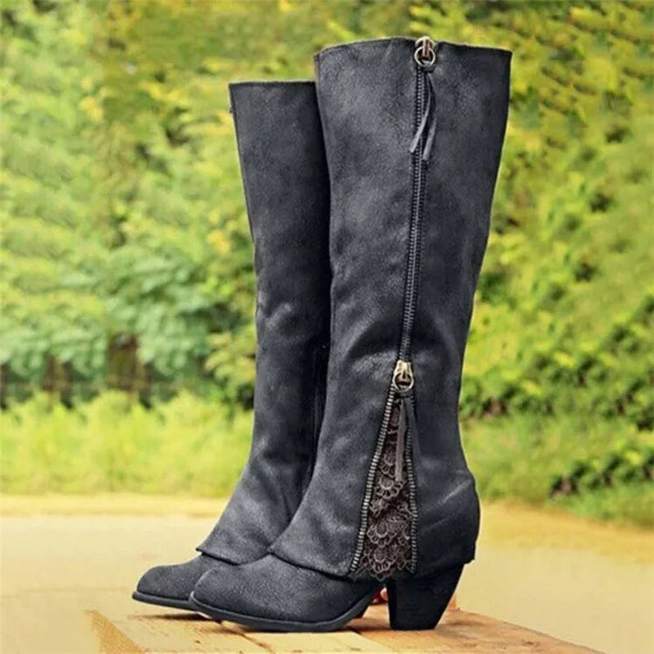 Mune | Vintage Boots with High Heels