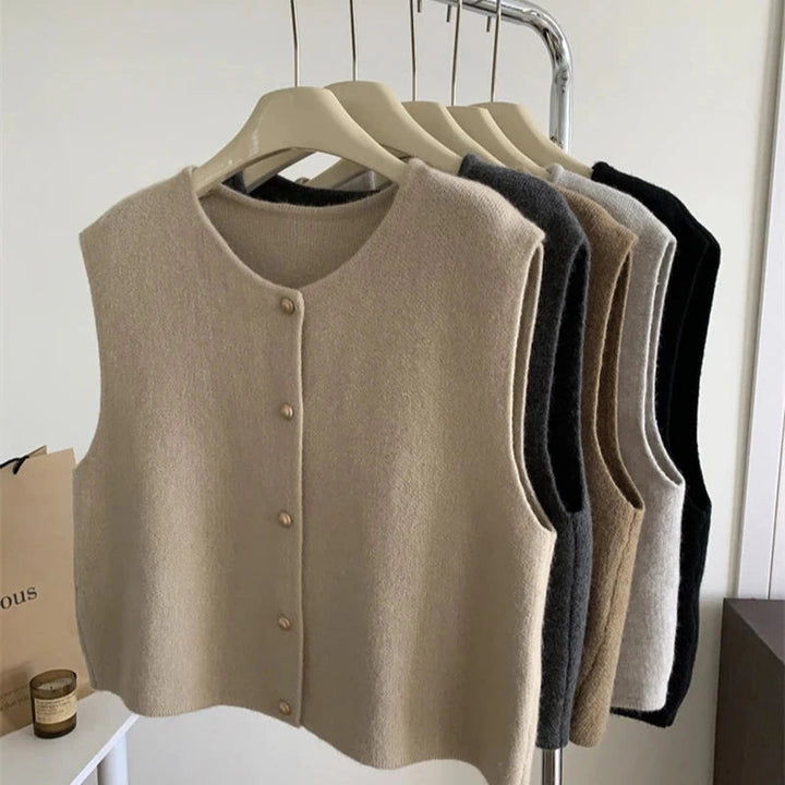 Mune | Women's Knit Cardigan Without Sleeves with Button Closure