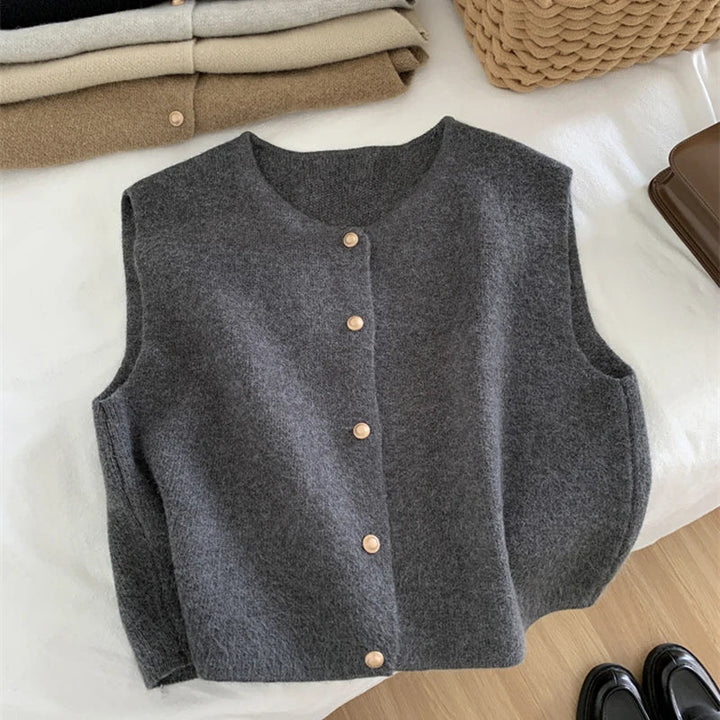 Mune | Women's Knit Cardigan Without Sleeves with Button Closure