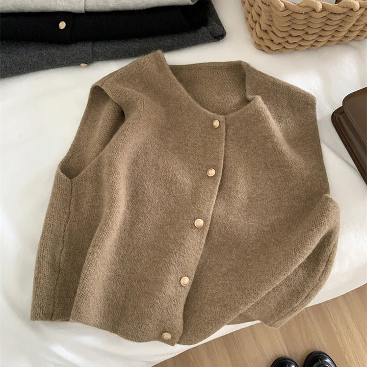 Mune | Women's Knit Cardigan Without Sleeves with Button Closure