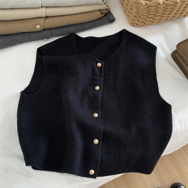 Mune | Women's Knit Cardigan Without Sleeves with Button Closure