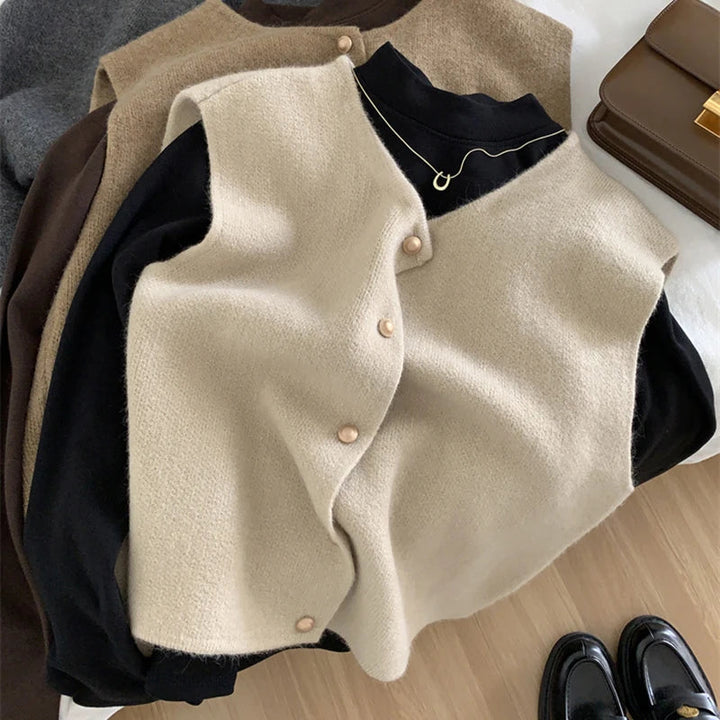 Mune | Women's Knit Cardigan Without Sleeves with Button Closure