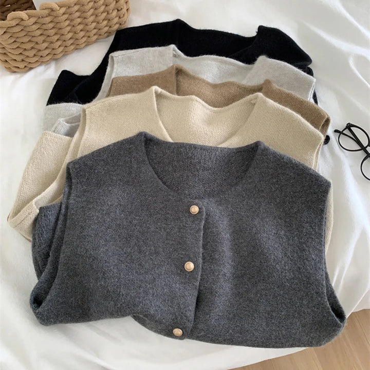 Mune | Women's Knit Cardigan Without Sleeves with Button Closure