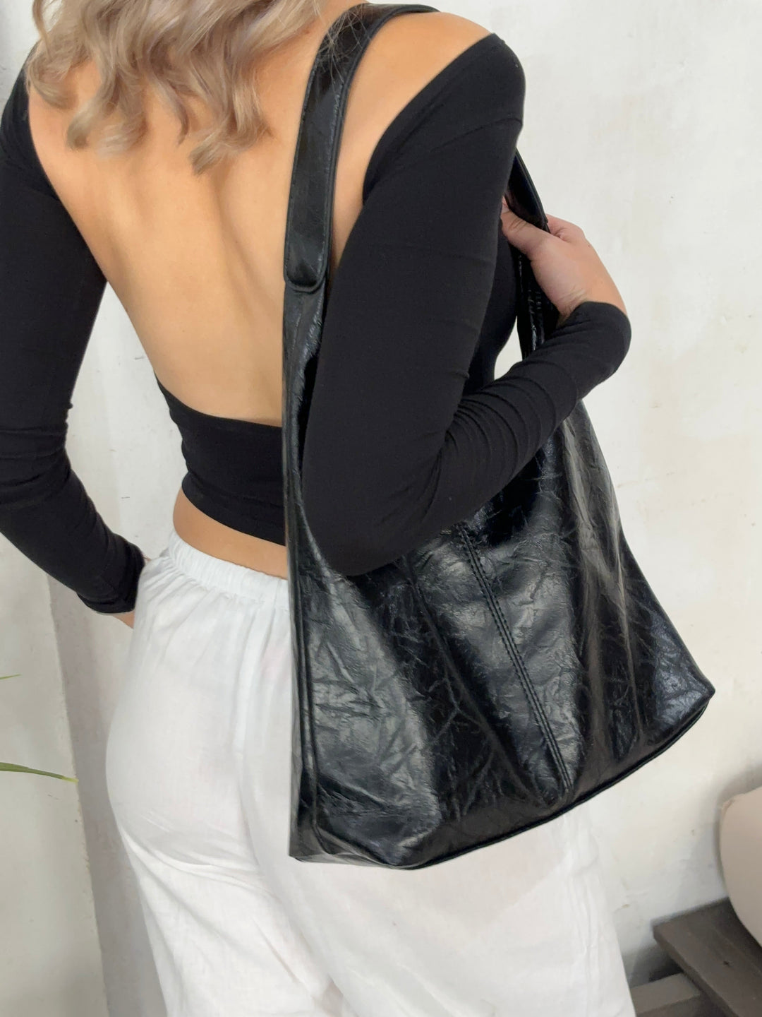 Mune | Distressed Leather Tote