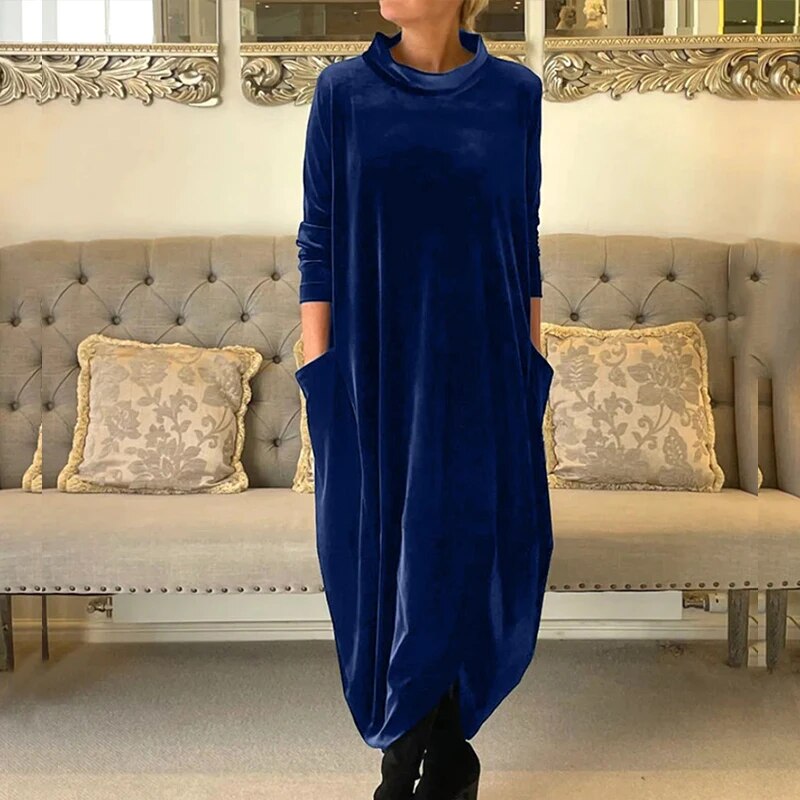 Mune | Comfortable velour dress with pockets