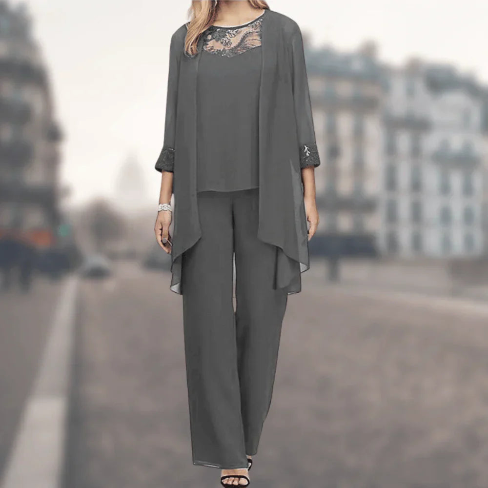 Mune | Elegant Three-Piece Women's Suit
