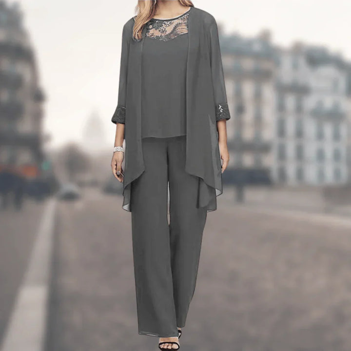 Mune | Elegant Three-Piece Women's Suit
