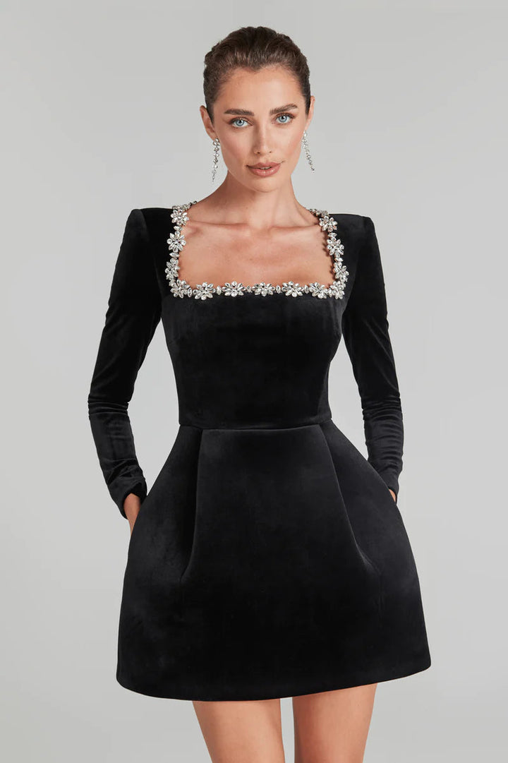 Mune | Elegant velvet dress with square neckline