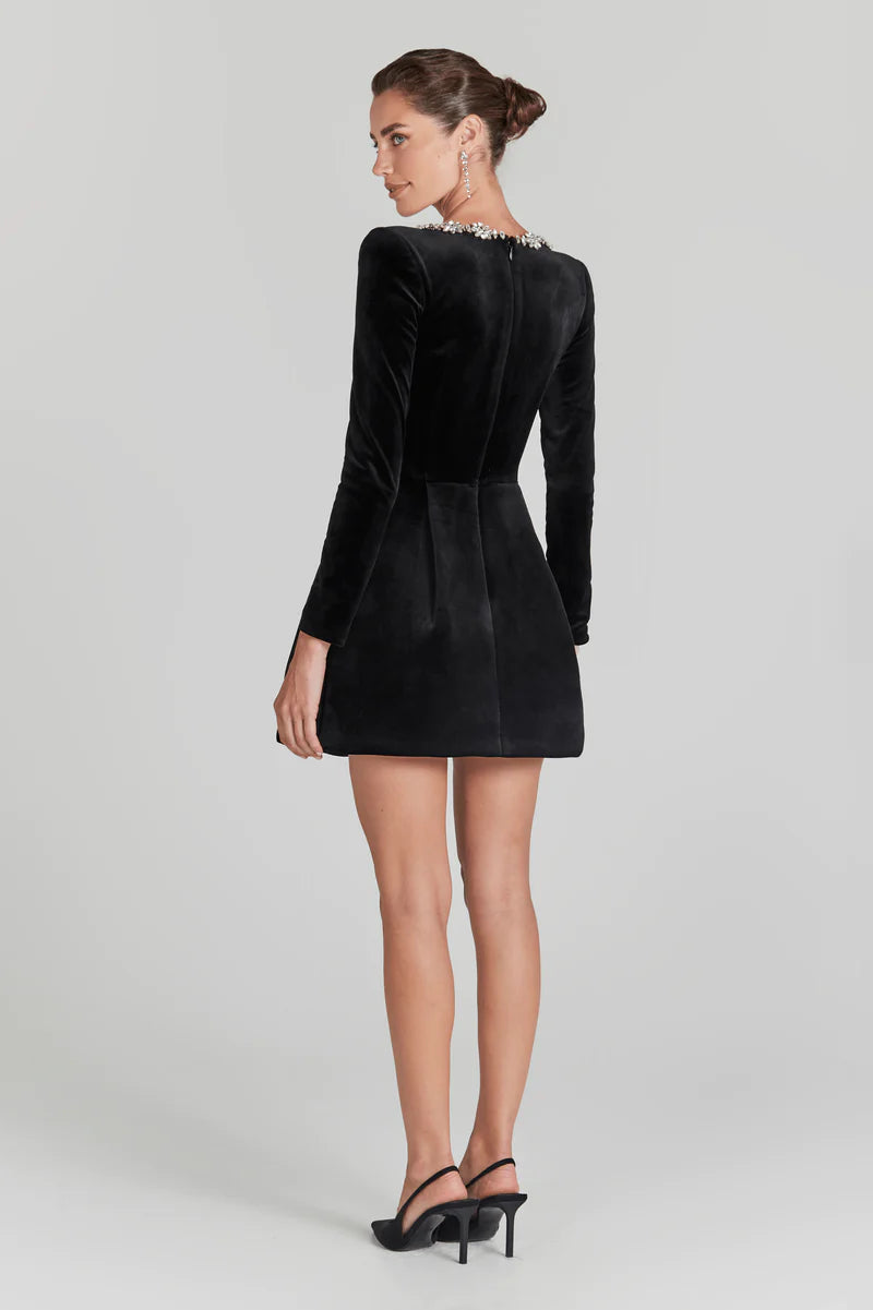 Mune | Elegant velvet dress with square neckline