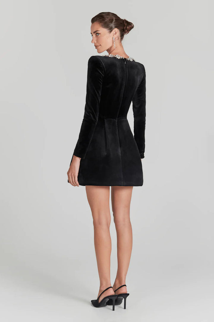 Mune | Elegant velvet dress with square neckline