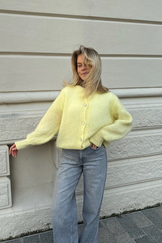 Mune | Women's Classic Knit Cardigan with Buttons and Long Sleeves