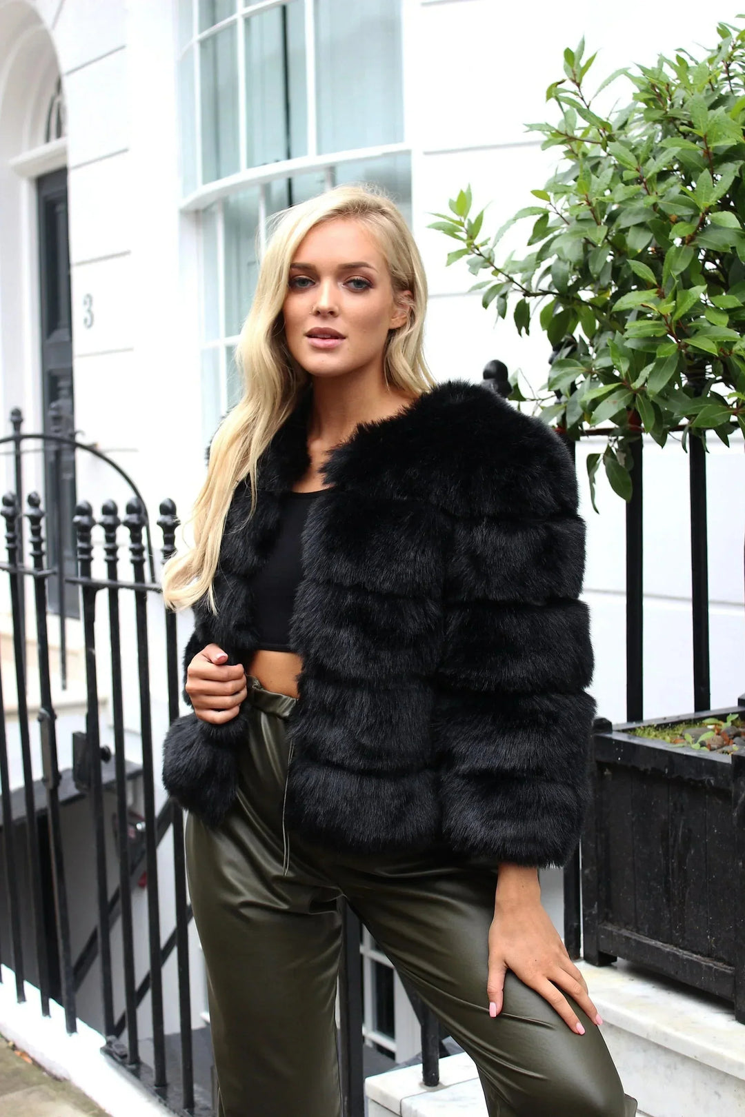 Mune | Warm Short Fluffy Jacket Faux Fur Coat for Women
