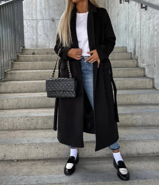 Mune | Women's Long Wool Winter Coat with Reversed Collar and Buttonless Zipper