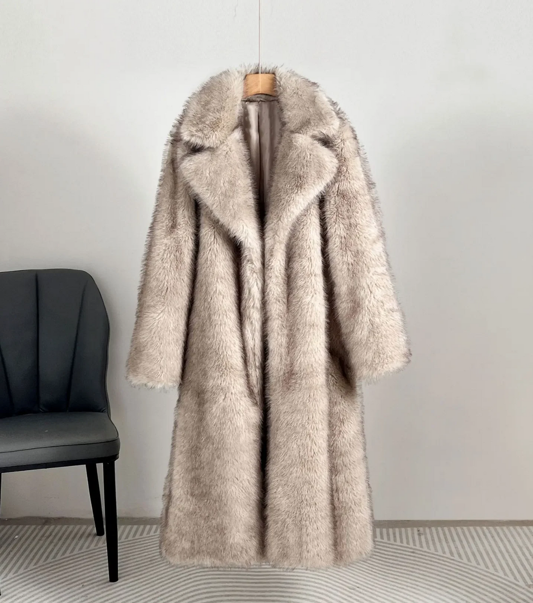 Mune | Women's Long Oversized Fur Coat with Elegant Wide Collar