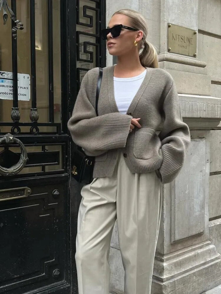 Mune | Women's Stylish Knitted Cardigan with Button Closure and V-Neck