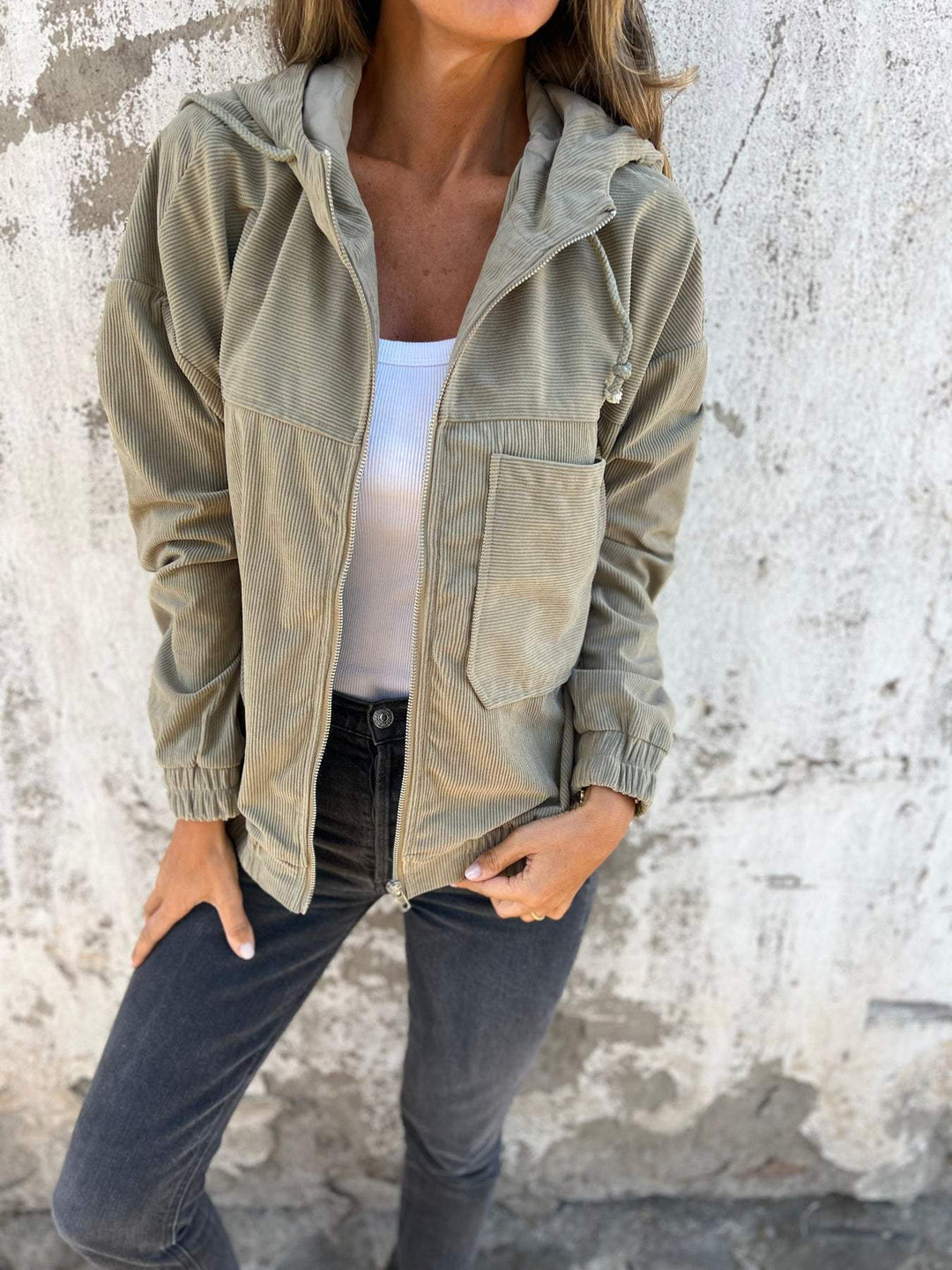 Mune | Women's Lightweight Jacket with Hood and Zipper
