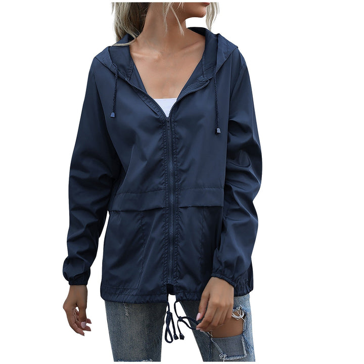Mune | Women's Lightweight Rain Jacket with Hood and Zipper