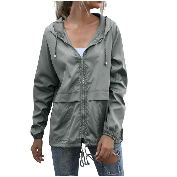 Mune | Women's Lightweight Rain Jacket with Hood and Zipper