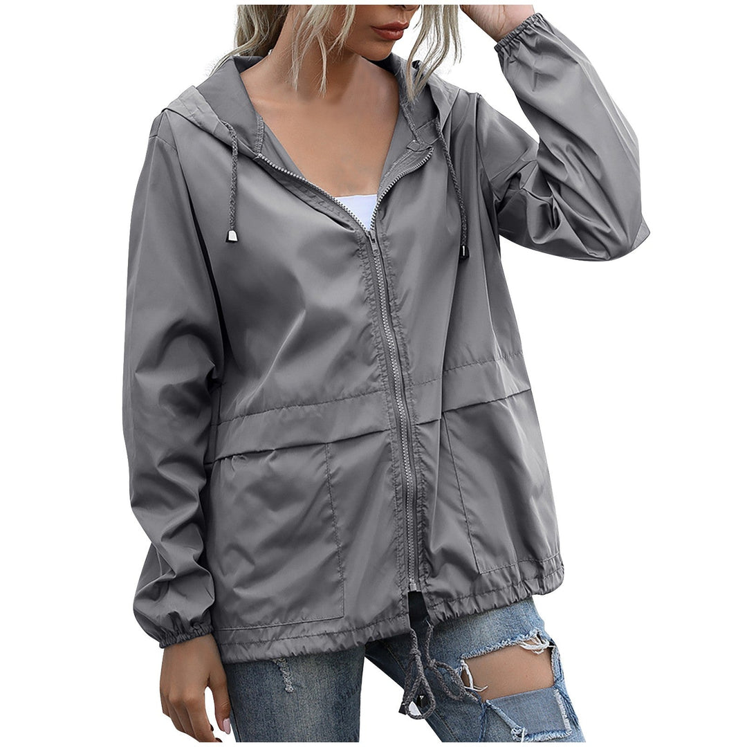 Mune | Women's Lightweight Rain Jacket with Hood and Zipper