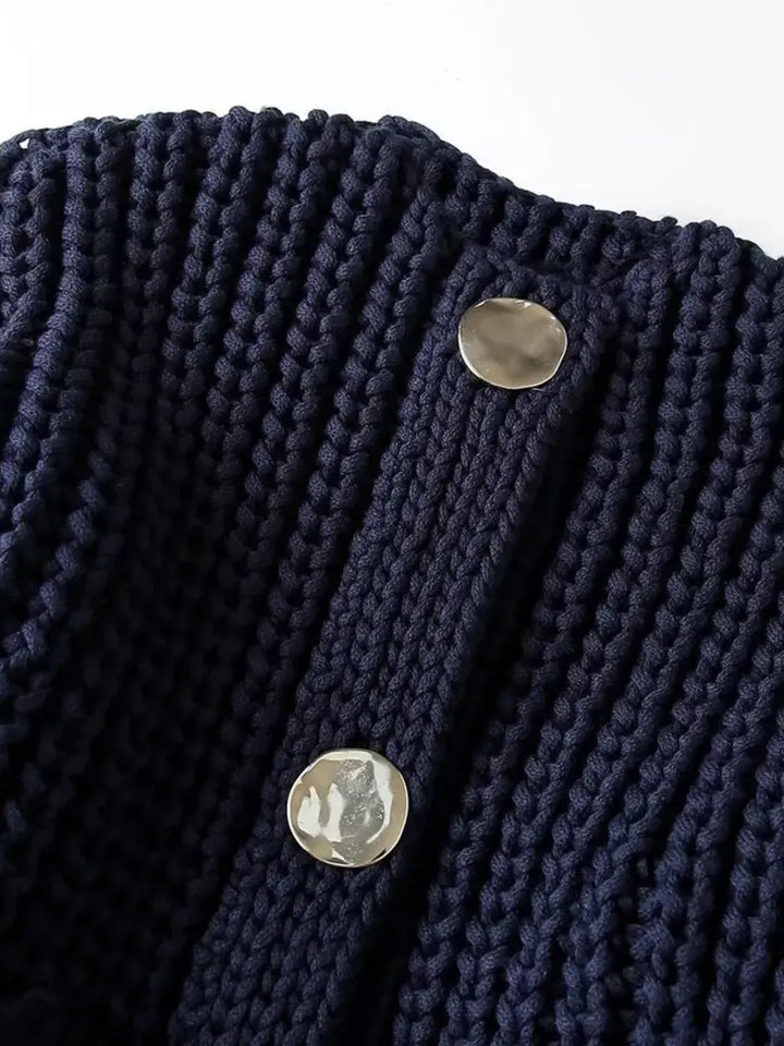 Mune | Women's knit cardigan with gold buttons and front pockets in a light design