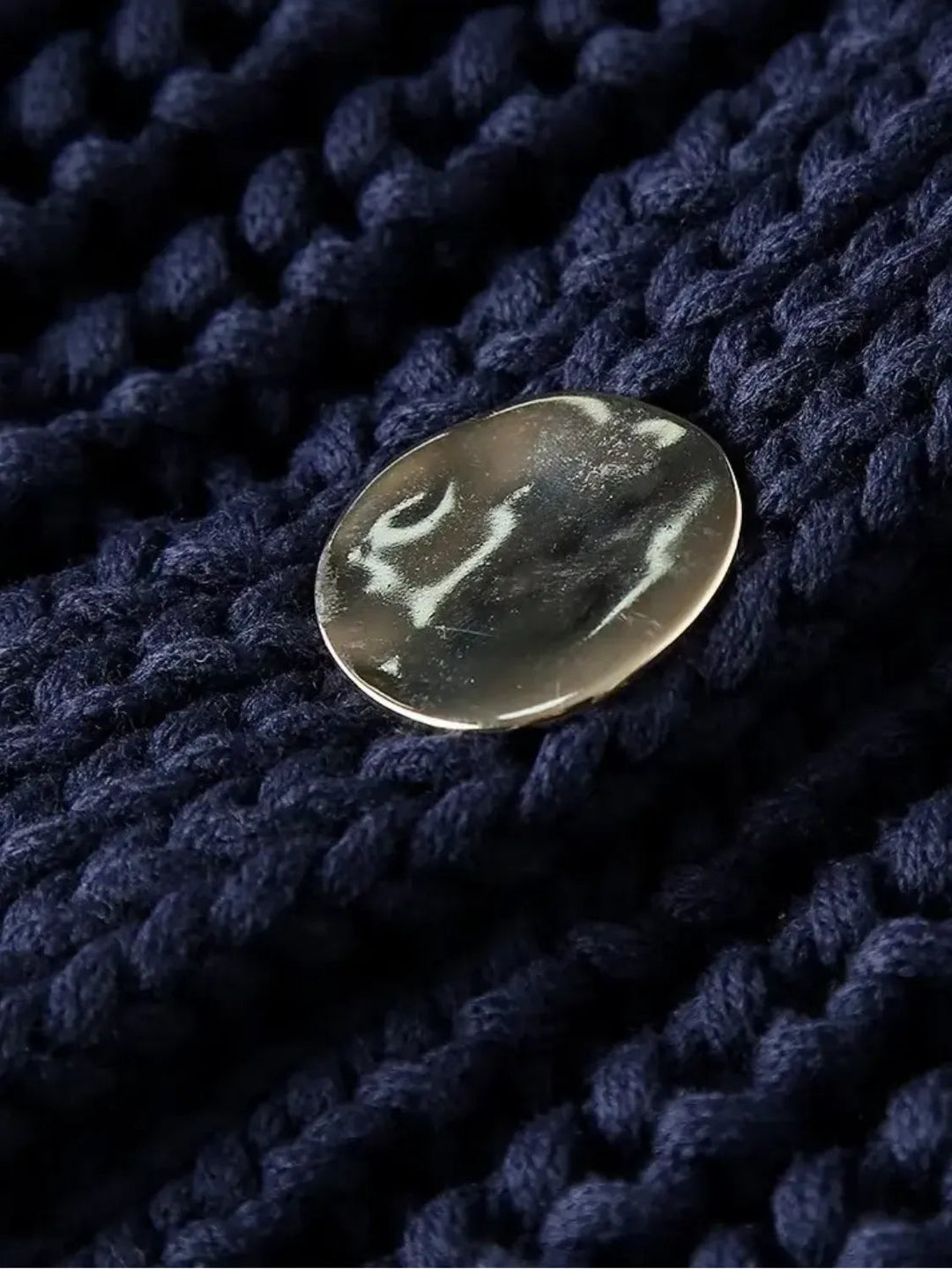 Mune | Women's knit cardigan with gold buttons and front pockets in a light design