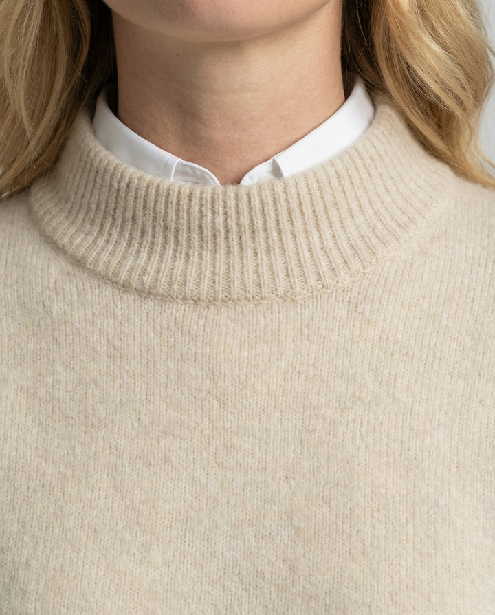 Elegant women's cashmere sweater