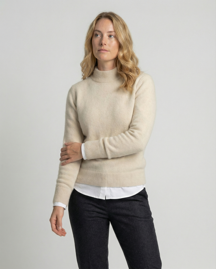 Elegant women's cashmere sweater