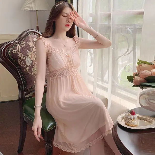 Mune | Nightgown in flower-lace summer