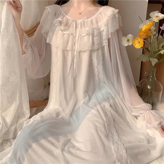 Mune | Nightgown in flower-lace summer
