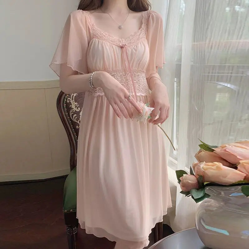 Mune | Nightgown in flower-lace summer