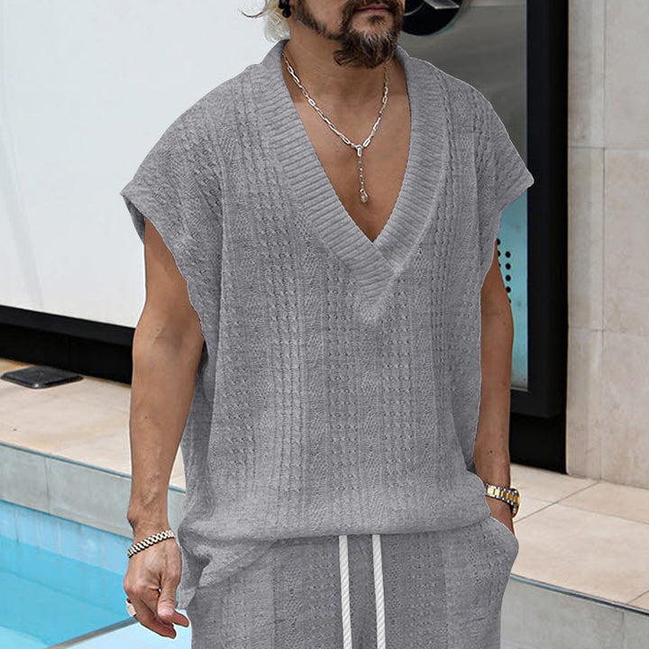 Men's knitted top made of coarse knit with deep V-neck and textured pattern Mune Fashion