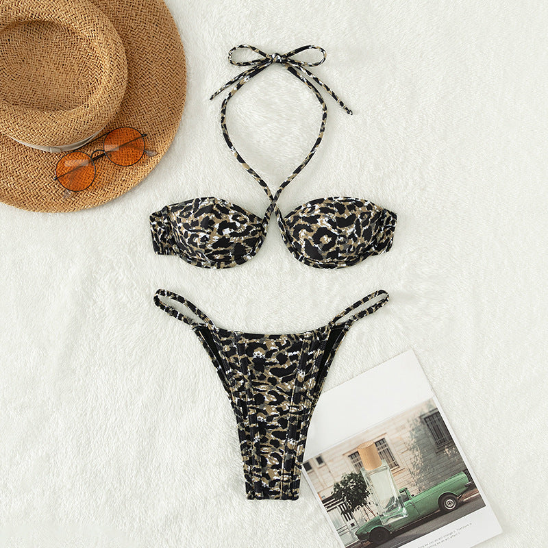 Women's bandeau bikini with stylish animal print and sophisticated lacing Mune Fashion