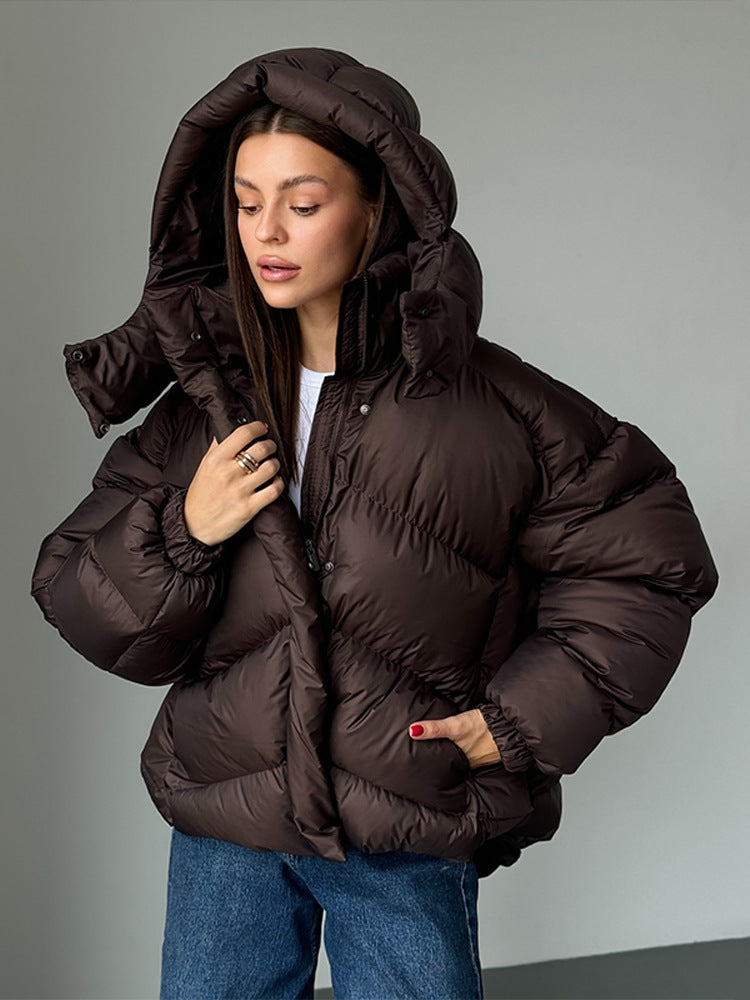 Ladies short puffer jacket with thermal filling, oversized hood & concealed two-way zipper Mune Fashion